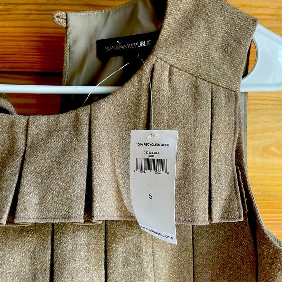 Sold—Banana Republic - Picture 2 of 2